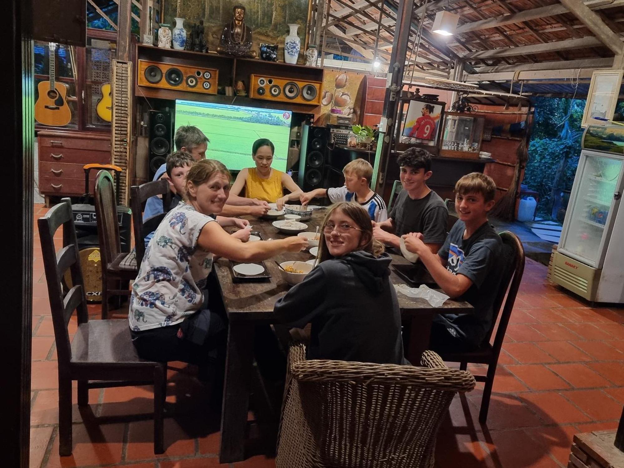 Charming Countryside Homestay Ben Tre